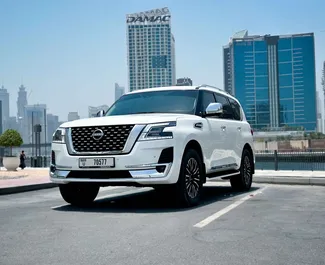 Vooraanzicht van een huurauto Nissan Patrol in Dubai, Verenigde Arabische Emiraten ✓ Auto #8734. ✓ Transmissie Automatisch TM ✓ 0 beoordelingen.