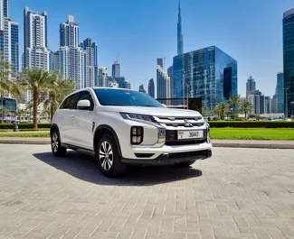 Vooraanzicht van een huurauto Mitsubishi ASX in Dubai, Verenigde Arabische Emiraten ✓ Auto #8728. ✓ Transmissie Automatisch TM ✓ 1 beoordelingen.