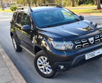 Vooraanzicht van een huurauto Dacia Duster op de luchthaven van Casablanca, Marokko ✓ Auto #8796. ✓ Transmissie Automatisch TM ✓ 0 beoordelingen.