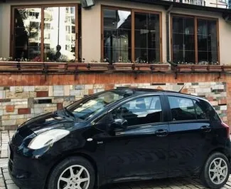 Autohuur Toyota Yaris #8626 Handmatig in Tirana, uitgerust met 1,4L motor ➤ Van Edmond in Albanië.