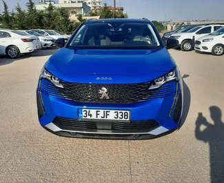 Vooraanzicht van een huurauto Peugeot 3008 op de luchthaven van Antalya, Turkije ✓ Auto #8765. ✓ Transmissie Automatisch TM ✓ 1 beoordelingen.