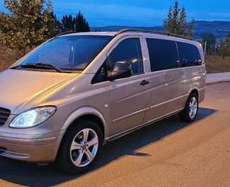 Vooraanzicht van een huurauto Mercedes-Benz Vito Tourer Pro in Tbilisi, Georgië ✓ Auto #8519. ✓ Transmissie Automatisch TM ✓ 1 beoordelingen.