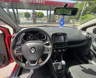 Autohuur Renault Clio 4 2019 in in Servië, met Benzine brandstof en 73 pk ➤ Vanaf 30 EUR per dag.