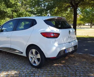 Autohuur Renault Clio 4 2015 in in Montenegro, met Diesel brandstof en 90 pk ➤ Vanaf 30 EUR per dag.