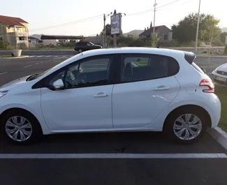 Autohuur Peugeot 208 #8788 Automatisch in Podgorica, uitgerust met 1,4L motor ➤ Van Bojan in Montenegro.