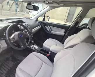 Subaru Forester 2014 beschikbaar voor verhuur in Tbilisi, met een kilometerlimiet van onbeperkt.