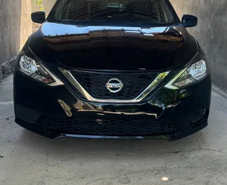 Vooraanzicht van een huurauto Nissan Sentra in Jerevan, Armenië ✓ Auto #8703. ✓ Transmissie Automatisch TM ✓ 1 beoordelingen.