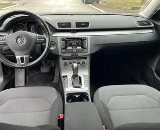 Autohuur Volkswagen Passat 2015 in in Servië, met Diesel brandstof en 140 pk ➤ Vanaf 40 EUR per dag.