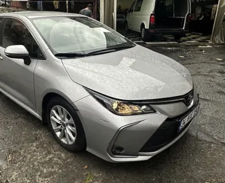 Vooraanzicht van een huurauto Toyota Corolla Sedan in Istanbul, Turkije ✓ Auto #8986. ✓ Transmissie Automatisch TM ✓ 0 beoordelingen.