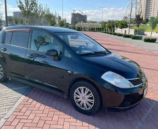 Benzine motor van 1,5L van Nissan Tiida 2007 te huur in Jerevan.