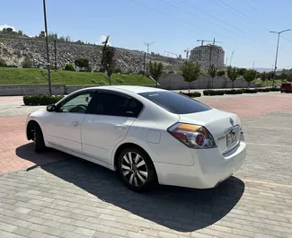 Benzine motor van 2,5L van Nissan Altima 2011 te huur in Jerevan.