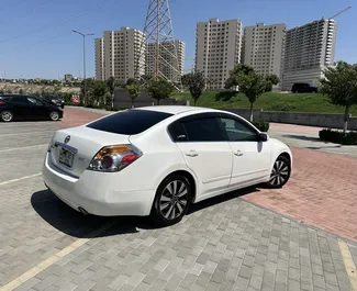 Verhuur Nissan Altima. Comfort, Premium Auto te huur in Armenië ✓ Borg van Zonder Borg ✓ Verzekeringsmogelijkheden TPL.