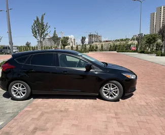 Benzine motor van 2,0L van Ford Focus 2018 te huur in Jerevan.