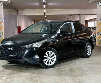 Vooraanzicht van een huurauto Hyundai Accent in Bakoe, Azerbeidzjan ✓ Auto #9090. ✓ Transmissie Automatisch TM ✓ 0 beoordelingen.