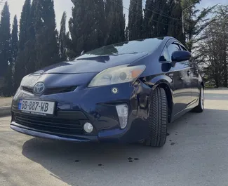 Autohuur Toyota Prius 2012 in in Georgië, met Hybride brandstof en 98 pk ➤ Vanaf 81 GEL per dag.