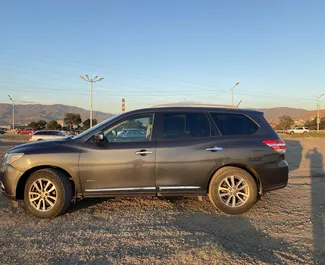 Autohuur Nissan Pathfinder 2014 in in Georgië, met Benzine brandstof en 250 pk ➤ Vanaf 168 GEL per dag.