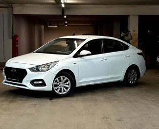 Vooraanzicht van een huurauto Hyundai Accent in Bakoe, Azerbeidzjan ✓ Auto #9082. ✓ Transmissie Automatisch TM ✓ 0 beoordelingen.