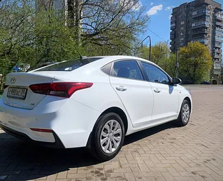Autohuur Hyundai Solaris 2018 in in Rusland, met Benzine brandstof en 123 pk ➤ Vanaf 2800 RUB per dag.