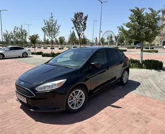 Vooraanzicht van een huurauto Ford Focus in Jerevan, Armenië ✓ Auto #9123. ✓ Transmissie Automatisch TM ✓ 0 beoordelingen.