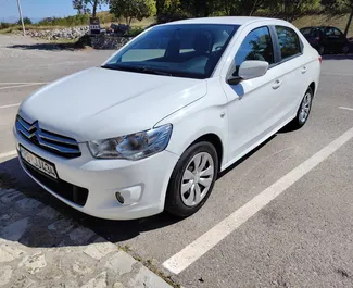 Vooraanzicht van een huurauto Citroen C-Elysee in Podgorica, Montenegro ✓ Auto #9314. ✓ Transmissie Handmatig TM ✓ 0 beoordelingen.