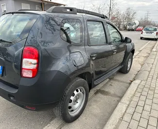 Diesel motor van 1,5L van Dacia Duster 2015 te huur in Tirana.