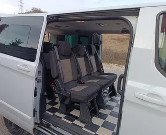 Ford Tourneo Custom 2014 beschikbaar voor verhuur in Tirana, met een kilometerlimiet van onbeperkt.