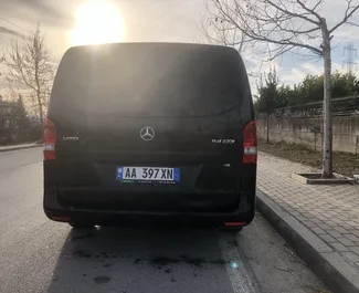 Diesel motor van 2,2L van Mercedes-Benz Vito 2018 te huur in Tirana.