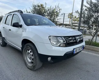 Vooraanzicht van een huurauto Dacia Duster in Tirana, Albanië ✓ Auto #9278. ✓ Transmissie Handmatig TM ✓ 0 beoordelingen.