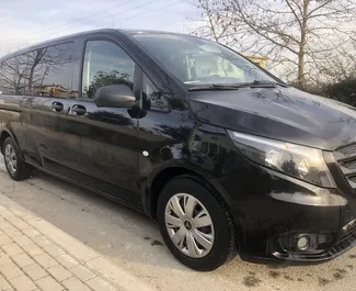 Vooraanzicht van een huurauto Mercedes-Benz Vito in Tirana, Albanië ✓ Auto #9283. ✓ Transmissie Automatisch TM ✓ 0 beoordelingen.