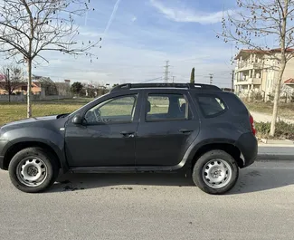 Vooraanzicht van een huurauto Dacia Duster in Tirana, Albanië ✓ Auto #9280. ✓ Transmissie Handmatig TM ✓ 0 beoordelingen.