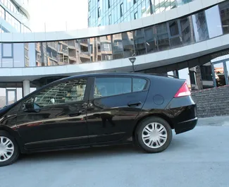 Autohuur Honda Insight 2010 in in Georgië, met Hybride brandstof en 152 pk ➤ Vanaf 70 GEL per dag.