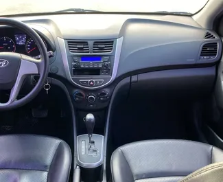 Diesel motor van 1,6L van Hyundai Accent 2014 te huur in Durrës.