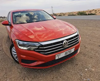 Verhuur Volkswagen Jetta. Economy, Comfort Auto te huur in de VAE ✓ Borg van Borg van 1000 AED ✓ Verzekeringsmogelijkheden TPL, CDW.