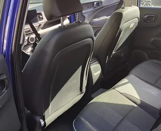 Interieur van Hyundai Venue te huur in Armenië. Een geweldige auto met 5 zitplaatsen en een Automatisch transmissie.