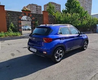 Benzine motor van 1,6L van Hyundai Venue 2022 te huur in Jerevan.