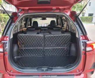 Huur een Toyota Veloz in Bangkok Don Muang Luchthaven (DMK) Thailand