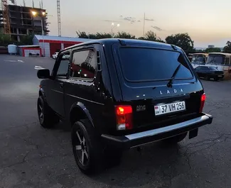 Verhuur Lada Niva. Economy, SUV Auto te huur in Armenië ✓ Borg van Borg van 300 USD ✓ Verzekeringsmogelijkheden TPL, CDW, Passagiers, Diefstal, Buitenland.