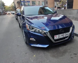 Vooraanzicht van een huurauto Nissan Altima in Jerevan, Armenië ✓ Auto #9409. ✓ Transmissie Automatisch TM ✓ 0 beoordelingen.