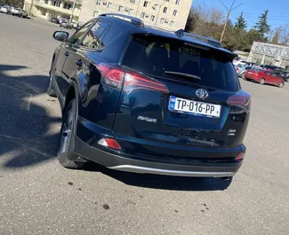 Toyota Rav4 2018 met Aandrijving op alle wielen systeem, beschikbaar in Koetaisi.