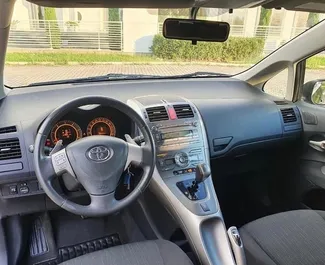 Verhuur Toyota Auris. Economy, Comfort Auto te huur in Albanië ✓ Borg van Borg van 200 EUR ✓ Verzekeringsmogelijkheden TPL, CDW, SCDW, Buitenland, Jonge.