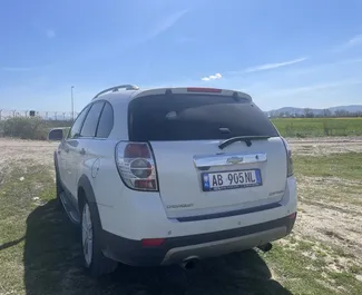 Verhuur Chevrolet Captiva. Comfort, Crossover Auto te huur in Albanië ✓ Borg van Borg van 200 EUR ✓ Verzekeringsmogelijkheden TPL, CDW, FDW, Buitenland.