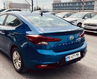 Hyundai Elantra 2018 beschikbaar voor verhuur op de luchthaven van Tbilisi, met een kilometerlimiet van onbeperkt.