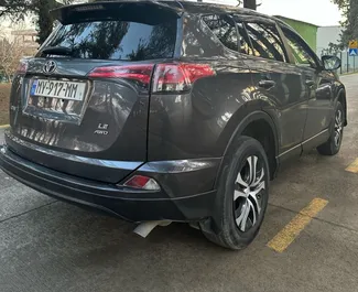 Benzine motor van 2,5L van Toyota Rav4 2018 te huur in Tbilisi.