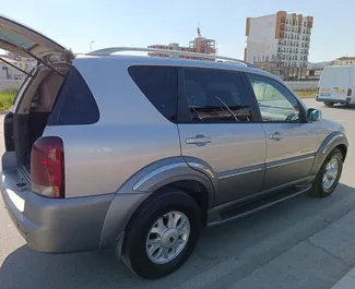 Autohuur SsangYong Rexton 2004 in in Albanië, met Diesel brandstof en 190 pk ➤ Vanaf 38 EUR per dag.