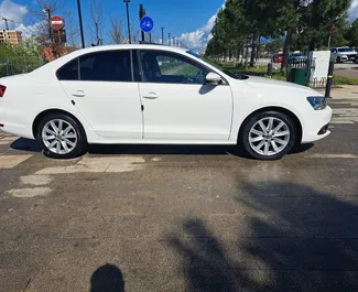 Autohuur Volkswagen Jetta #9572 Automatisch in Tirana, uitgerust met 2,0L motor ➤ Van Besmir in Albanië.