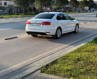 Autohuur Volkswagen Jetta 2013 in in Albanië, met Diesel brandstof en 140 pk ➤ Vanaf 55 EUR per dag.