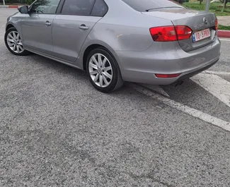 Autohuur Volkswagen Jetta #9576 Automatisch in Tirana, uitgerust met 2,0L motor ➤ Van Besmir in Albanië.