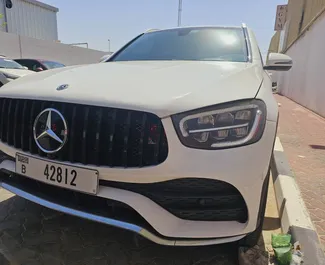 Autohuur Mercedes-Benz GLC300 #9406 Automatisch in Dubai, uitgerust met 2,5L motor ➤ Van Jose in de VAE.