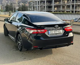 Autohuur Toyota Camry 2021 in in Georgië, met Benzine brandstof en 207 pk ➤ Vanaf 174 GEL per dag.