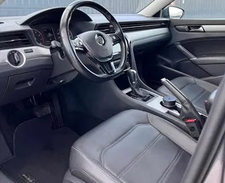 Autohuur Volkswagen Passat 2021 in in Georgië, met Benzine brandstof en 210 pk ➤ Vanaf 150 GEL per dag.